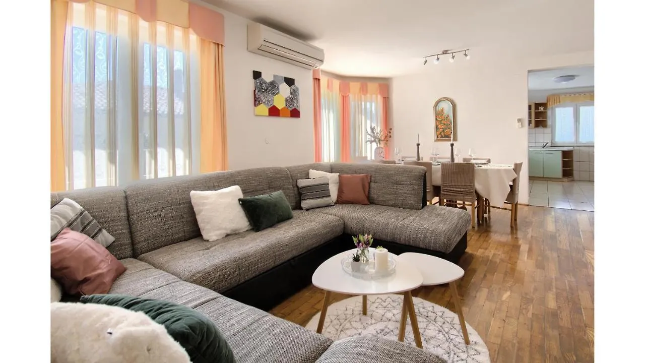 Holiday Home Tina By Rent Istria 사부드리자 3*,