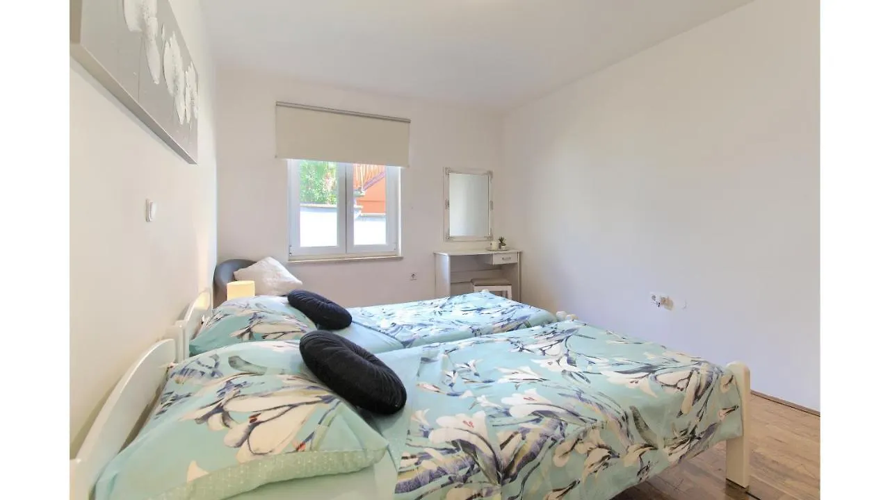 *** 게스트하우스 Holiday Home Tina By Rent Istria 사부드리자 크로아티아
